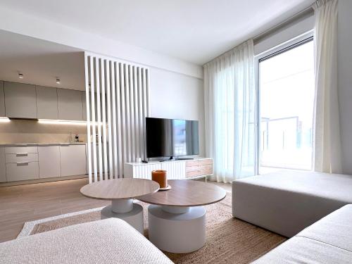 Breezy Bahía by Ginkgo Marbella Modern 3BR Retreat with Pool