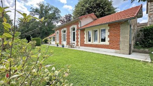 Photo de la galerie de l'établissement Domaine de juriol - l'annexe, à Le Palais-sur-Vienne