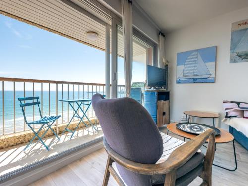 Appartement 3* face à la plage avec balcon et cuisine équipée