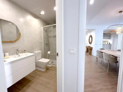 Breezy Bahía by Ginkgo Marbella Modern 3BR Retreat with Pool