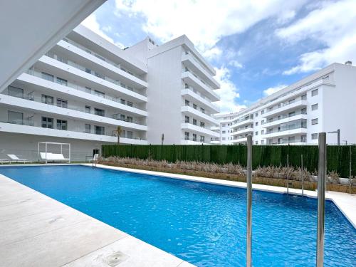 Breezy Bahía by Ginkgo Marbella Modern 3BR Retreat with Pool