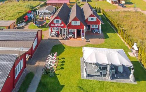 Amazing Home In Chlopy With Wifi