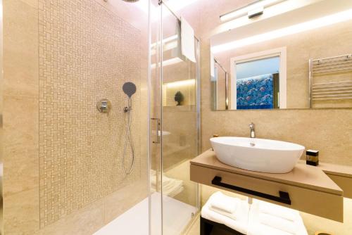 Un baño de NicholHouse - breakfast included