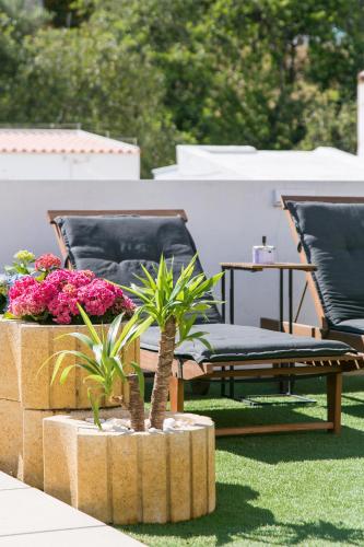 Κήπος έξω από το Golden Stay Experience