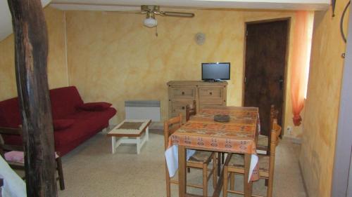 Μια τηλεόραση ή/και κέντρο ψυχαγωγίας στο Maison Minervoise