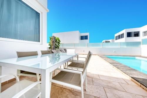 Lanzarote 2 - Private Pool, Air-Con and BBQ By Lanzarote Vacation Homes