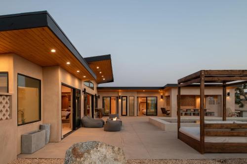 Fotografie z fotogalerie ubytování Sol e Cielo Casa Una rare luxury oasis and pool v destinaci Yucca Valley