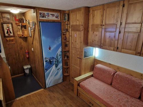 Photo de la galerie de l'établissement Studio cosy pour 4 au cœur de la station, à proximité des pistes et commerces, avec balcon ensoleillé - FR-1-265-219, à Valfréjus