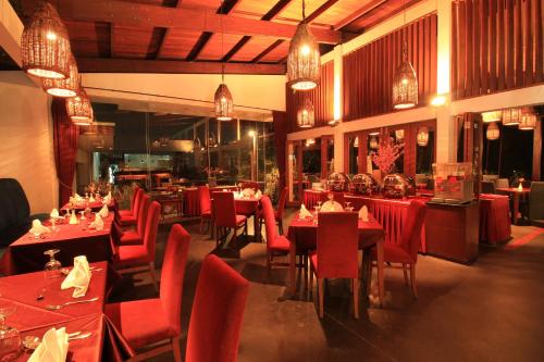 Restoran atau tempat makan lain di Puri Setiabudhi