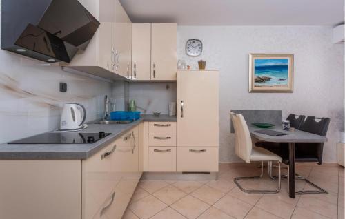 Gorgeous Apartment In Bogovici With Wifi