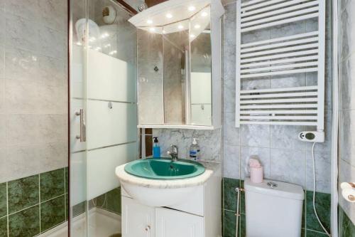 Et badeværelse på Appartement 2 pièces à Creteil