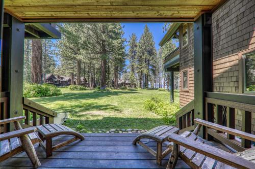 Zahrada ubytování Chambers Lakeside Escape w Lake Views & HOA Access!