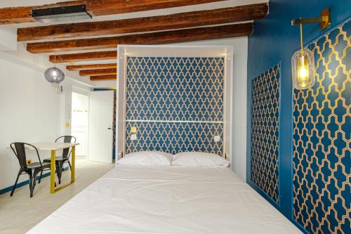 Luxurious studio in historic center of Alicante