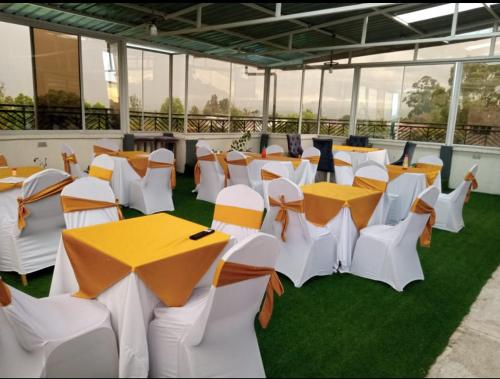 Ristorante o altro punto ristoro di Executive Two & Three Bedroom Suites