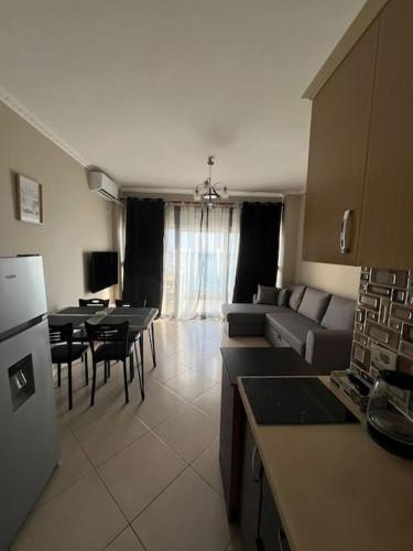 Virtuve vai virtuves zona naktsmītnē Seaside Apartment