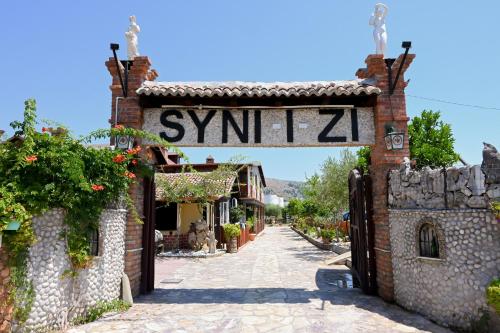 Bujtina Syni Zi "Keshtjella" - Shengjin