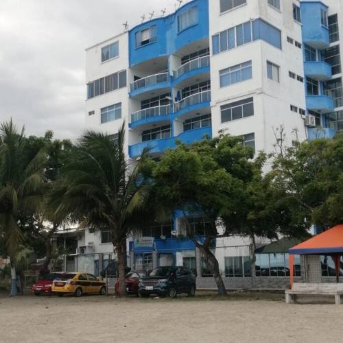 El edificio en el que está el departamento