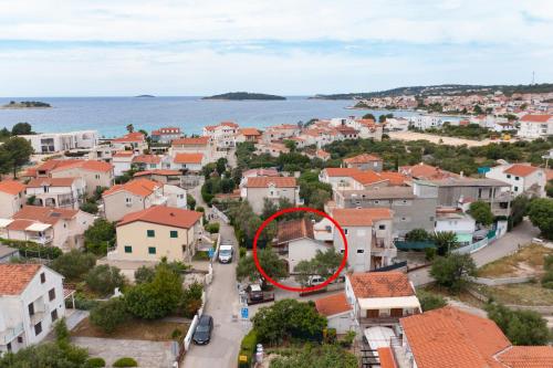 Apartments with parking space Rogoznica - 22143