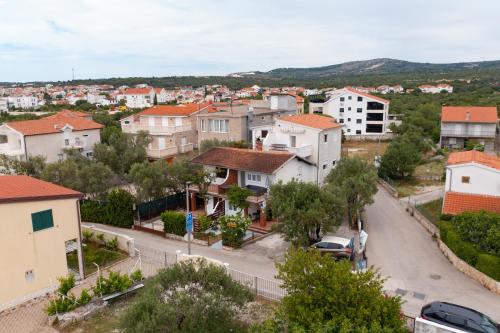 Apartments with parking space Rogoznica - 22143