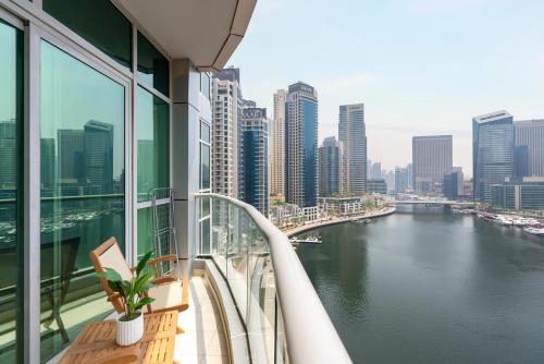 Gala Guests - Stunning Front-Row Marina Views at The Point