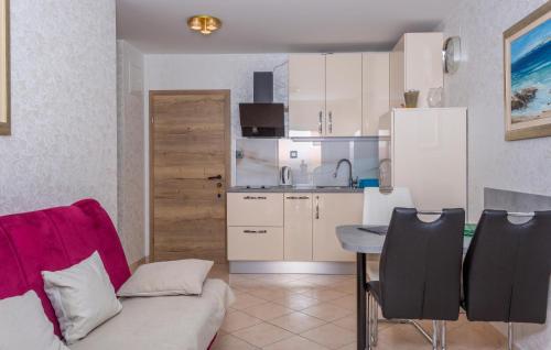 Gorgeous Apartment In Bogovici With Wifi