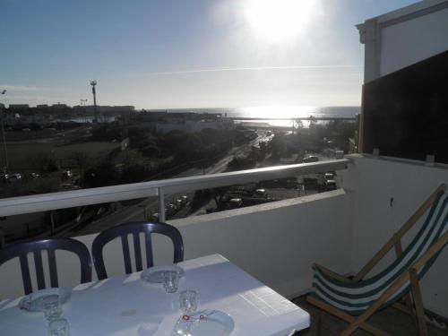 Studio-mezzanine lumineux avec parking à 150m des plages, animaux bienvenus - FR-1-338-330