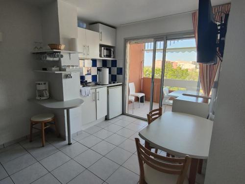 Appartement Climatisé - Parking - Piscine - Près de la Plage - FR-1-801-6
