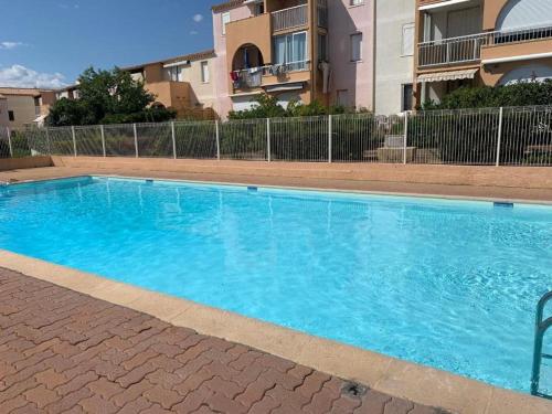 Charmant T2 avec piscine et parking privatif au Cap d'Agde, idéal pour 4 personnes - FR-1-749-72