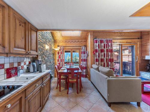 Duplex avec cheminée, proche pistes et village, spa inclus