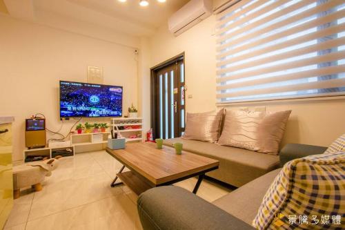 Televisyen dan/atau pusat hiburan di Herland Homestay