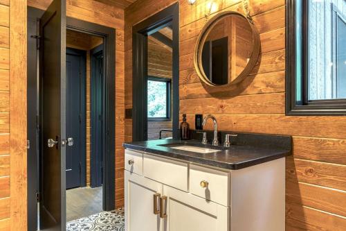 Fotografie z fotogalerie ubytování Limberry Cove Lakefront Getaway v destinaci Innsbrook