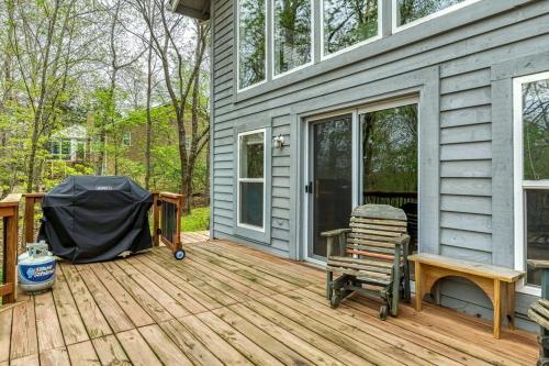 Κήπος έξω από το Innsbrook Woodland View Home