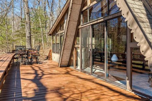 Balkoni atau teres di Wild Heron Escape Chalet