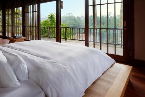 Katil atau katil-katil dalam bilik di Hoshinoya Bali
