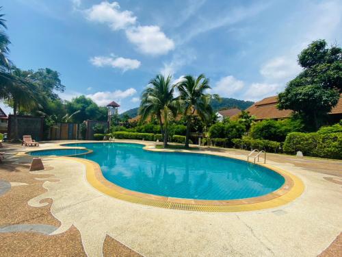 Bazén v ubytování Apartel at Lanta Resort nebo v jeho okolí