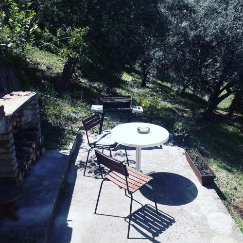 Κήπος έξω από το Apartmani Njivice