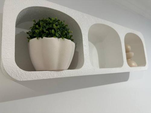 Gallery image of Casa Solé - Calm 1BR Escape by Towradgi Beach in Towradgi