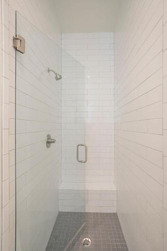 Un baño de Five Block Walk From Historical Downtown Franklin
