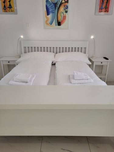 Vertical Apartment photo 2