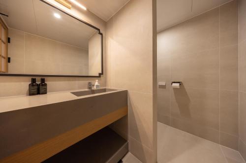 AanK Hotel & Spa Pyeongtaekにあるバスルーム