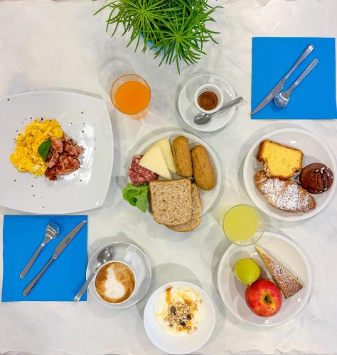 Jídlo v hotelu nebo okolí