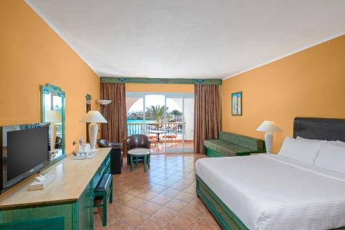 Posteľ alebo postele v izbe v ubytovaní Arabia Azur Resort