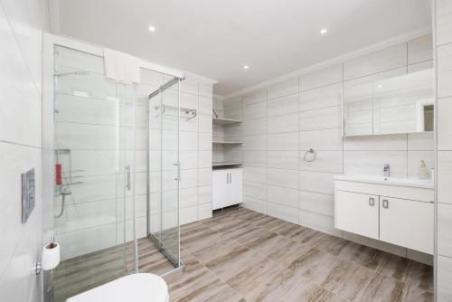 Et badeværelse på Villa Moderno B