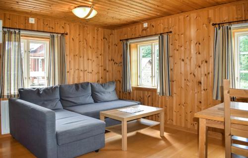 Un lugar para sentarse en Pet Friendly Home In Fröseke With Sauna