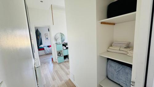 Postel nebo postele na pokoji v ubytování Little happiness proche Paris