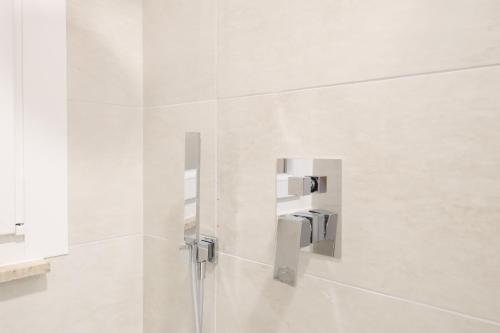Rome Flat 42 by Ghor