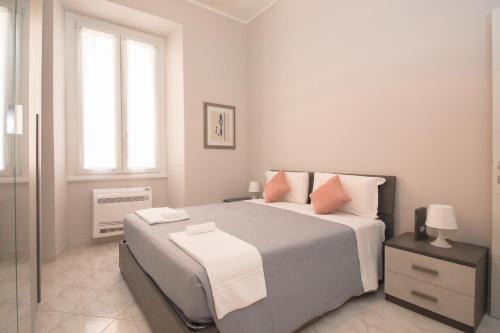 Rome Flat 42 by Ghor