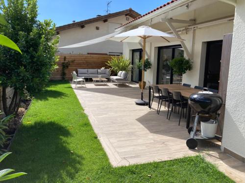 Photo de la galerie de l'établissement Villa moderne et calme au cœur des vignes, à Pessac