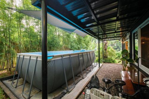Πισίνα στο ή κοντά στο Breathe Cabin