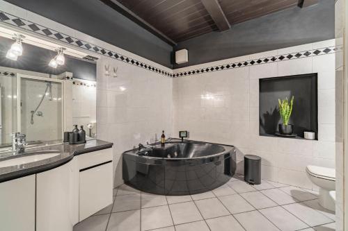Elegant Penthouse in Santo Spirito